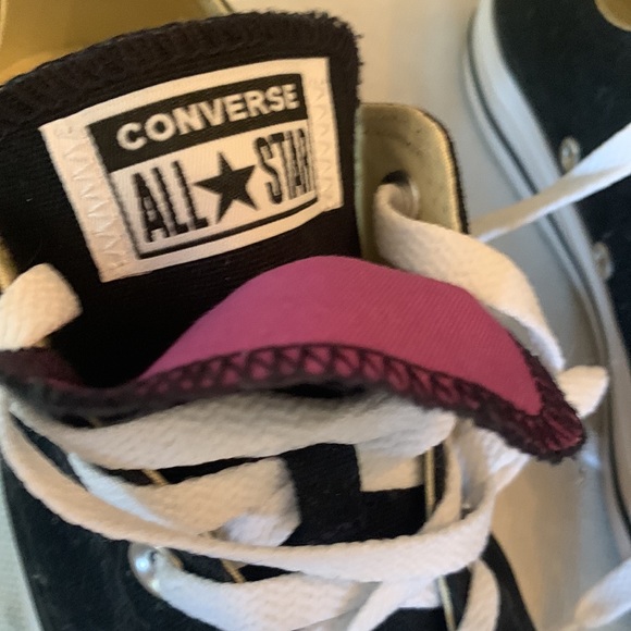 Converse size 6 woman’s - Picture 5 of 5